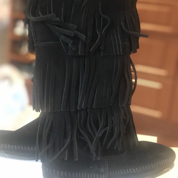 Girls Minnetonka Boots - Picture 1 of 6